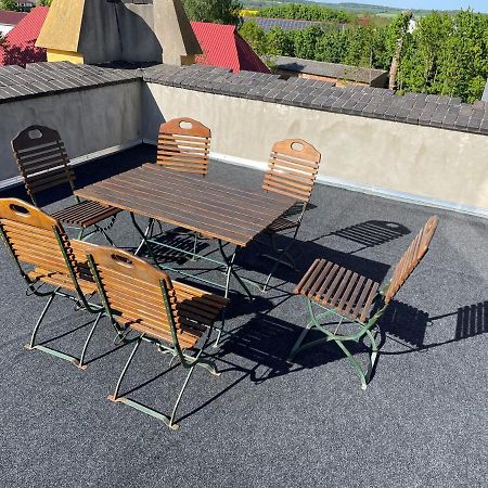 Schloss Lelkendorf Apartment Ulrichshusen Maisonette Fewo Mecklenburger Seenplatte Mit Dachterrasse Naehe Ostsee Luaran gambar