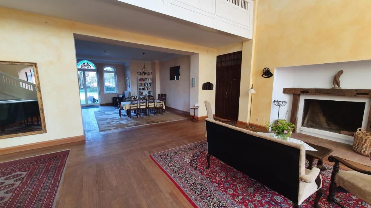 Schloss Lelkendorf Apartment Ulrichshusen Maisonette Fewo Mecklenburger Seenplatte Mit Dachterrasse Naehe Ostsee Luaran gambar