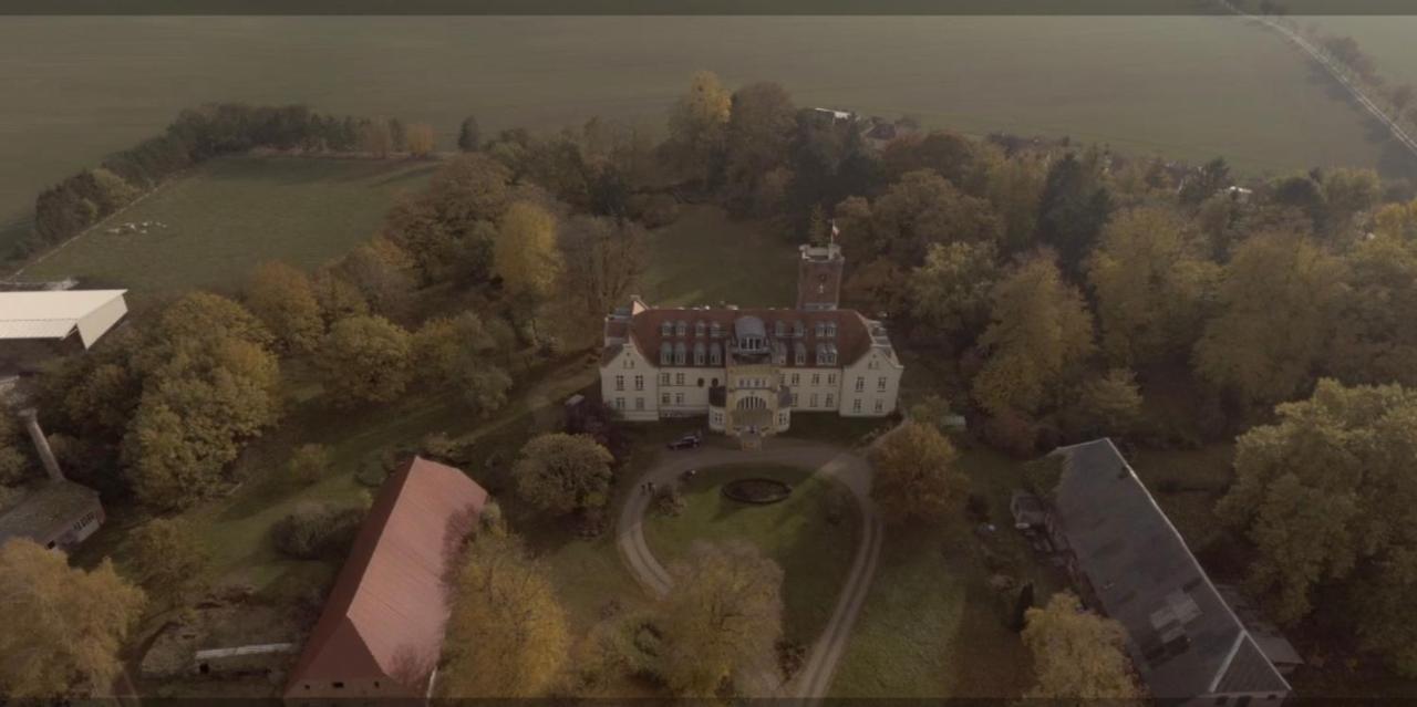 Schloss Lelkendorf Apartment Ulrichshusen Maisonette Fewo Mecklenburger Seenplatte Mit Dachterrasse Naehe Ostsee Luaran gambar